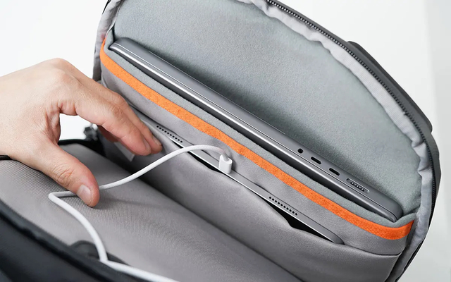 「HyperPack Pro」22Lの容量を最大限に生かす20のポケット