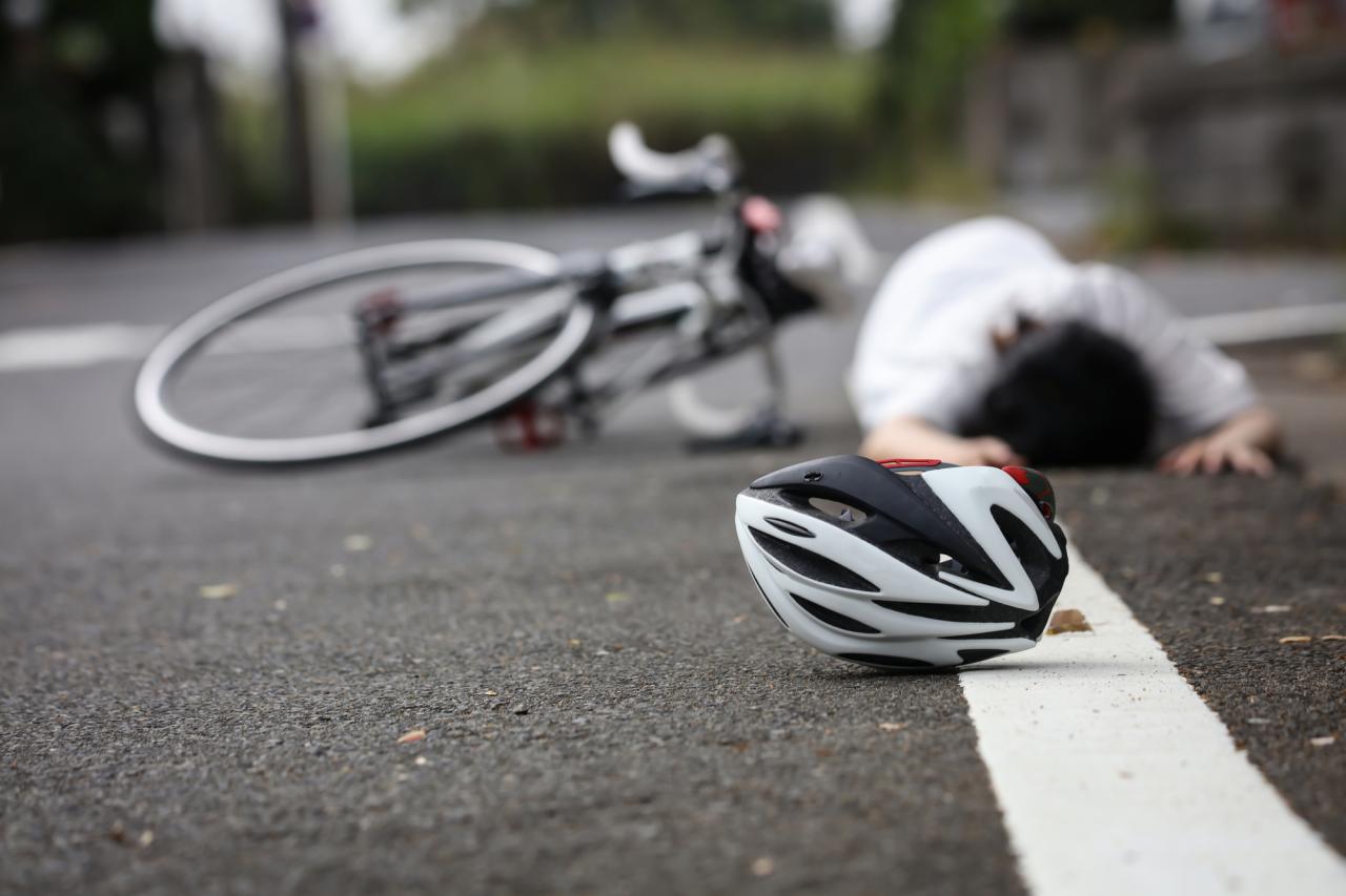 小学生自転車と車の接触事故