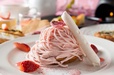 いちごと桜香る大きなモンブラン