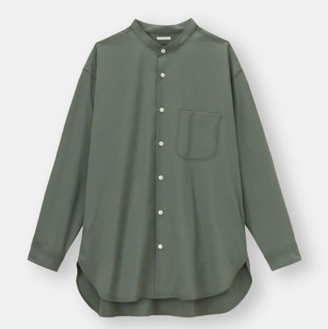 【GU】オーバーサイズバンドカラーシャツ 画像提供:GU
