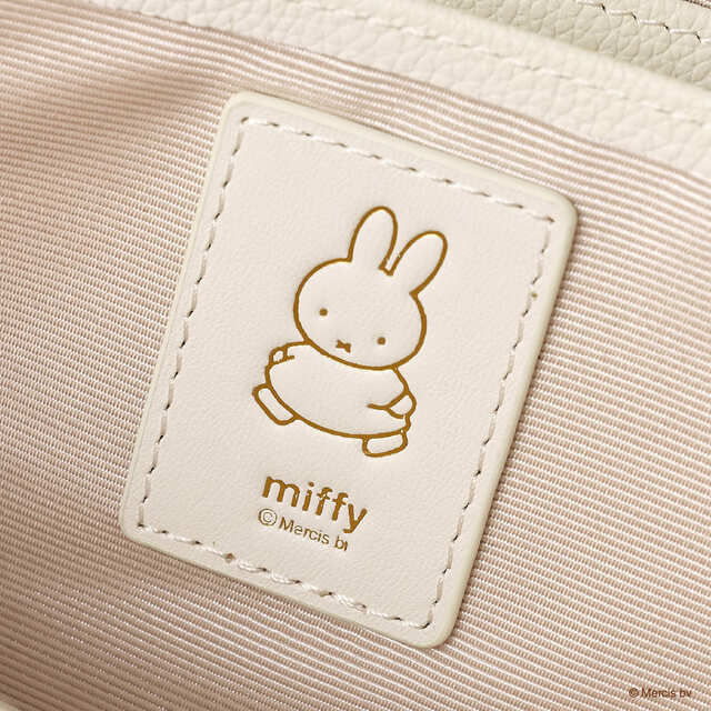 【サマンサタバサプチチョイス×ミッフィー】ミッフィーがお散歩している姿の箔押しワッペン