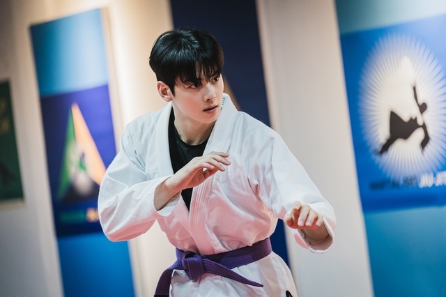 『女神降臨』 U-NEXTにて独占配信中 