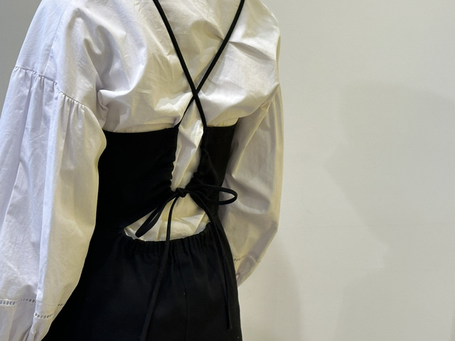 【FOREVER 21 Ⅰラインキャミワンピースとカフスポイントシャツ】繊細なデザインだから高見えも狙えそう