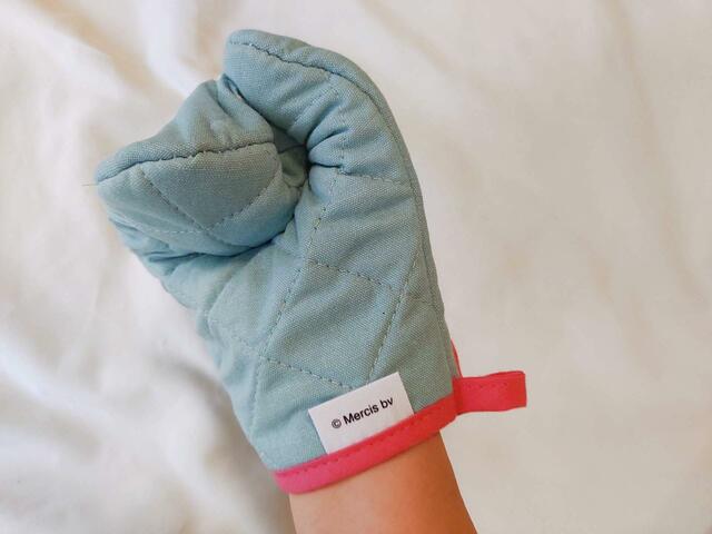 指の折り曲げもスムーズ【ゼクシィ11月号】付録「ミッフィー鍋つかみ＆鍋敷きセット」