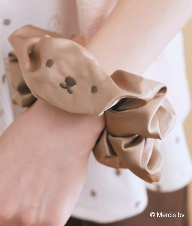 【miffy/earth フェイス刺繍シュシュ】価格：1,650円（税込）