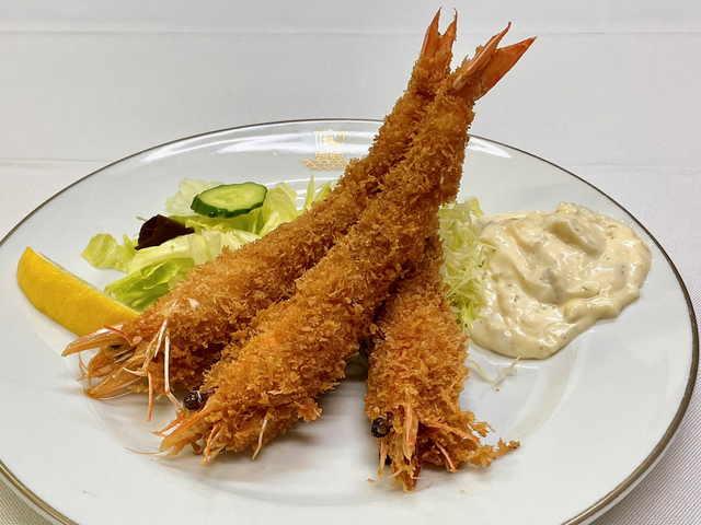 【洋食入舟】「天使の海老 海老フライ」。絵になる逸品