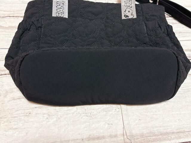 底板入りで自立するのもうれしい!