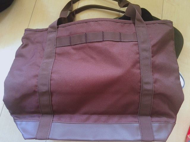 【ワークマン ジョイントトートバッグ】裏面にも引っ掛けられる部分があります