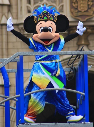 ただただかっこいいミッキーをお楽しみください