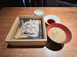 【羅豚 ギンザ・グラッセ】黒豚せいろ蒸し御膳。ご飯と豚汁はお代わ自由