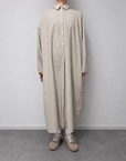 【無印良品 まっすぐ仕立てたシャツワンピース】襟付きのシャツタイプなので、一枚でさらっと着るだけできちんと感が出ます