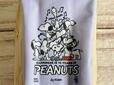 前面には歴代9人のスヌーピーが集合！75周年記念の特別感たっぷりなデザイン