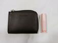 【Calvin Klein（カルバン・クライン）ミニ財布】リップ（口紅）と同じくらいの大きさ