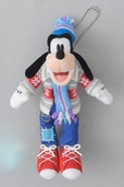 ぬいぐるみバッジ（グーフィー）¥1,700｜東京ディズニーランド「クリスマス・ファンタジー」（2016年）スペシャルグッズ