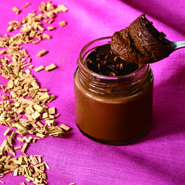 スイーツだと珍しいスモーク製法で作られている