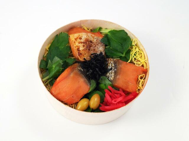 【角上魚類の刺身・寿司・惣菜ランキング 8位】「鮭焼き漬わっぱ飯」1パック　 700円（税込）