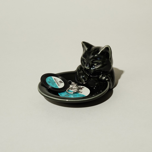 小物入れ ￥3,850、レコードキーホルダー ￥1,320