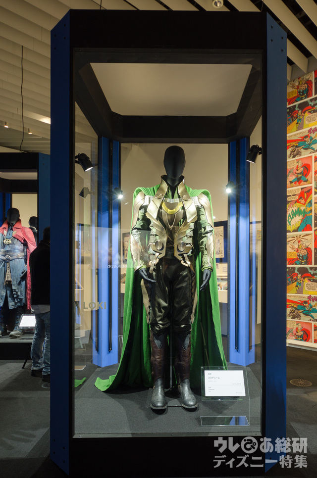 展示中の『ロキ』実物衣裳