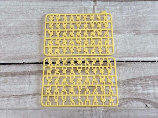 文字パーツランナーは2個入っています