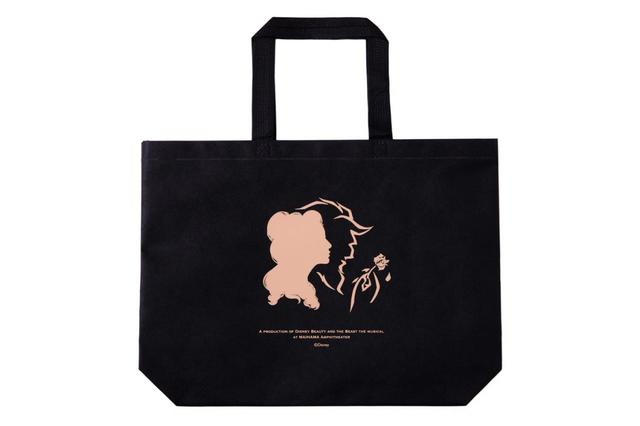 不織布バッグ M600円|サイズ:W490mm×H310mm×D100mm|※劇団四季オフィシャルウェブショップでのお取り扱いはございません。|劇団四季 ディズニーミュージカル『美女と野獣』東京ディズニーリゾート内舞浜アンフィシアター公演オリジナルグッズ