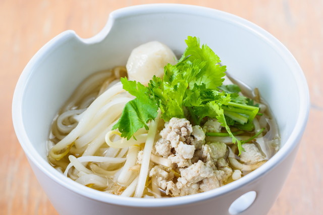 『マンゴツリー』 メニュー：マンゴツリー特製生米麺のタイ汁そば