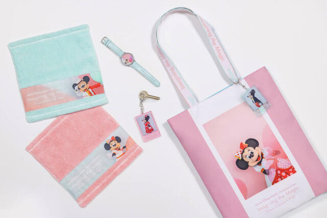 ミニタオルセット 1,500円、ウォッチ 15,000円、キーチェーンセット 1,800円、トートバッグ 3,200円｜東京ディズニーリゾート・フォトグラフィープロジェクト「イマジニング・ザ・マジック」