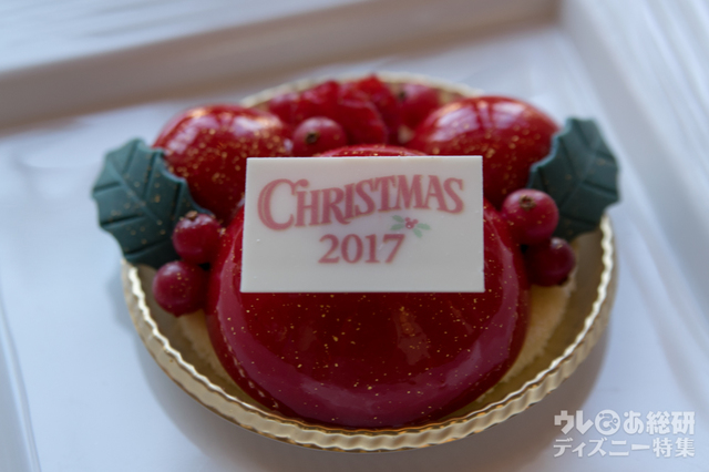 “クリスマス・ファンタジー”ケーキセット 1,550円｜ディズニーアンバサダーホテル「ハイピリオン・ラウンジ」
