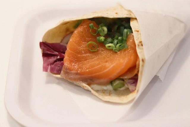 サーモン(税込500円)