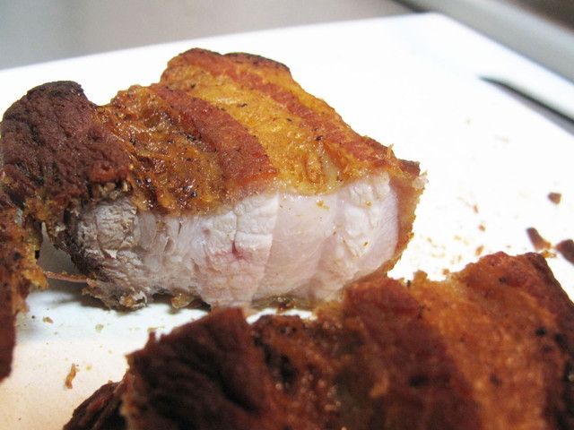 「KitchHike」体験レポ／切った断面。肉の層が美しい！