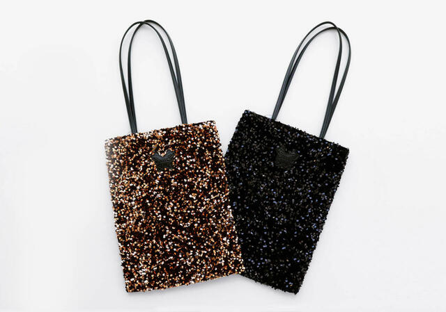 【ANNA SUI スパンコール エコバッグ】約35×26cmで、A4サイズも入る大きさです/4,950円(税込)