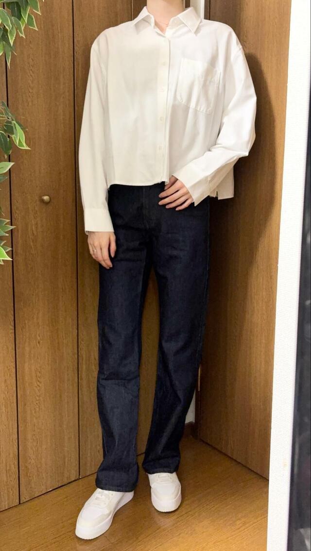 【PUMA ウィメンズ キャリーナ ストリート スニーカー】デニムと合わせてシンプルカジュアルに決めるもOK♪