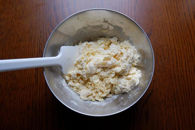 【生地からつくる 手打ちパスタ】材料をすべて混ぜます