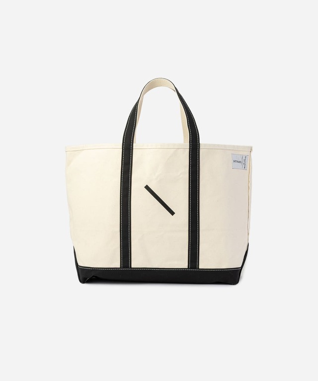 【L.L.Bean×Saturdays NYC】「Boat & Tote Large(ボート・アンド・トート ラージ)」(17,600円)/裏面にはアイコニックなスラッシュのデザイン