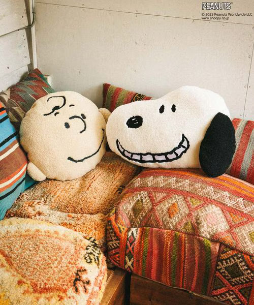 【BAYFLOW×PEANUTSコラボ人気ランキング 5位】「【PEANUTS×BAYFLOW】FACEクッション(WEB限定)」各3,900円（税込）