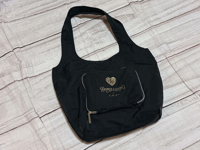 外出先で仕事をする際の荷物を収納