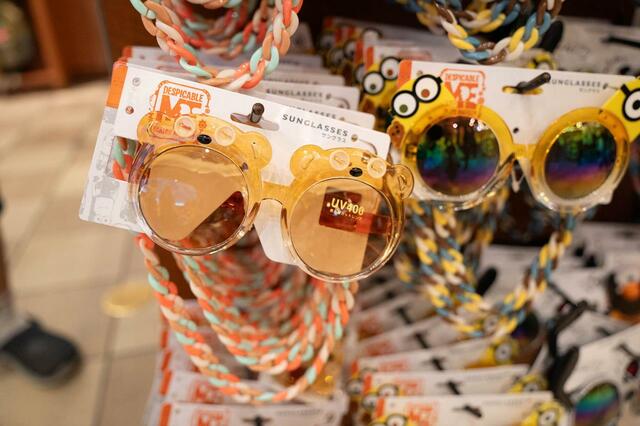 チェーン付きサングラス 3,800円｜ユニバーサル・スタジオ・ジャパン夏イベント「NO LIMIT! サマー 2023」スペシャルグッズ