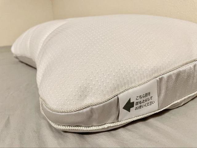 【ニトリ　高さ10ヵ所調整できるまくら(そば)】しっかりとした生地で肌触り抜群