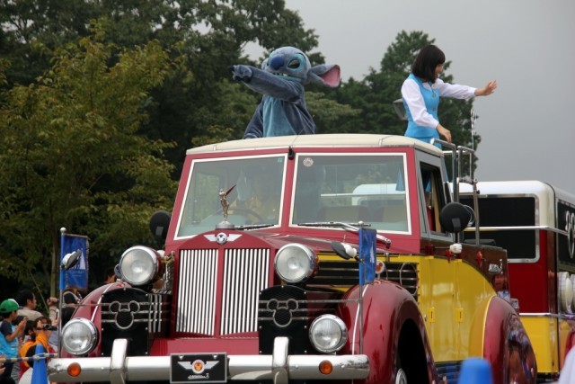 “東京ディズニーリゾート”スペシャルパレード リマウジン2 正面