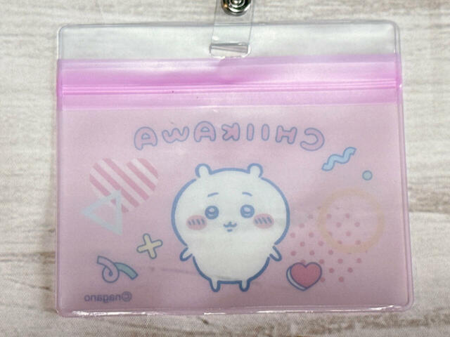 【ちいかわ×DAISO限定デザイン】「ストラップ付き名札 ちいかわ」背面が半透明で透ける仕様