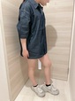 ショートパンツと合わせても女性らしいコーデに【GU デニムオーバーサイズワークシャツ(5分袖)】