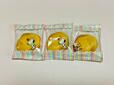 【カルディ×PEANUTS／スヌーピー バンブーコンテナ】スヌーピーのフェイス型の焼き菓子3個入り。パッケージまでしっかりかわいい♪