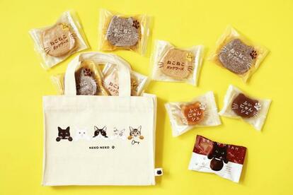 2月22日は「ネコの日」限定ぬいぐるみポーチなどかわいいネコグッズが