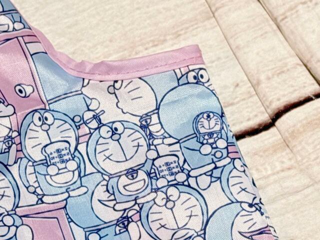 素材はポリエステル