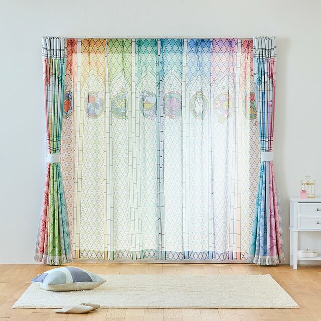 お城の窓辺のような遮光・遮熱カーテン「ディズニープリンセス」|¥ 13,900~ 19,900 (税込)