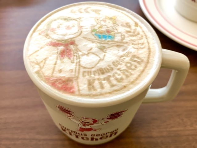 オリジナルスーベニアカップが付いてくるドリンク