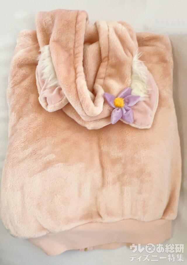 パーカー／フードの首元にリーナちゃんのサテンのおリボン