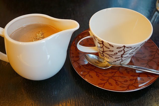 ブロンデル:温かいショコラ―ショー、ミルクカルダモン