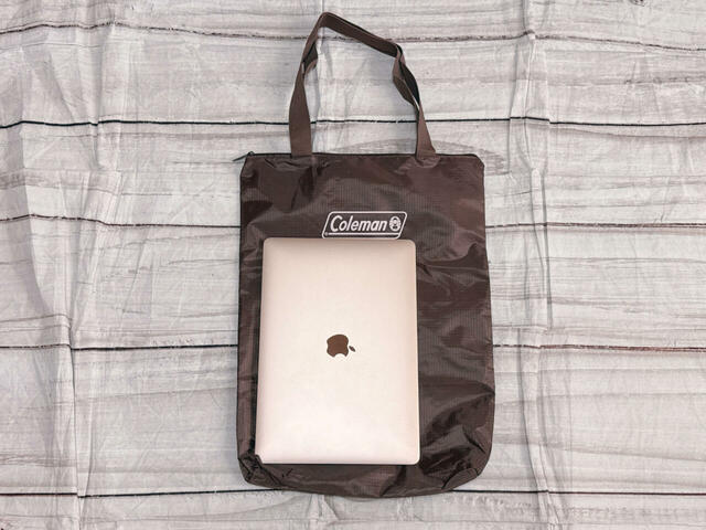 ノートPCもラクラク収納できる便利なサイズ