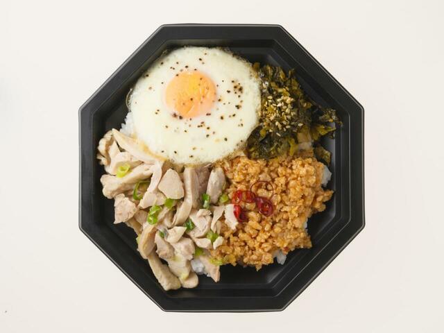 成城石井「お茶と楽しむ台湾グルメフェア」成城石井自家製 鶏肉飯(ジーローハン) 1パック 712円