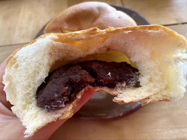 【ダイソー つぶあんぱん】たっぷりのあんに衝撃！